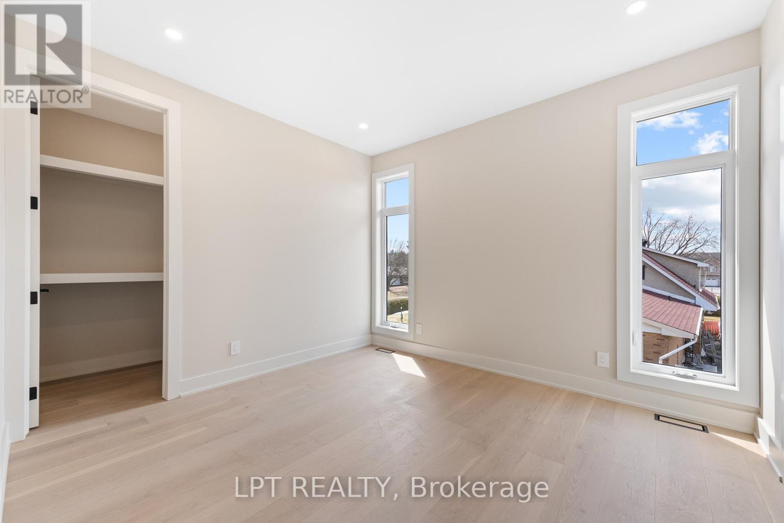 15 Briggs Avenue, Ottawa, ON - Indoor Photo Showing Other Room
