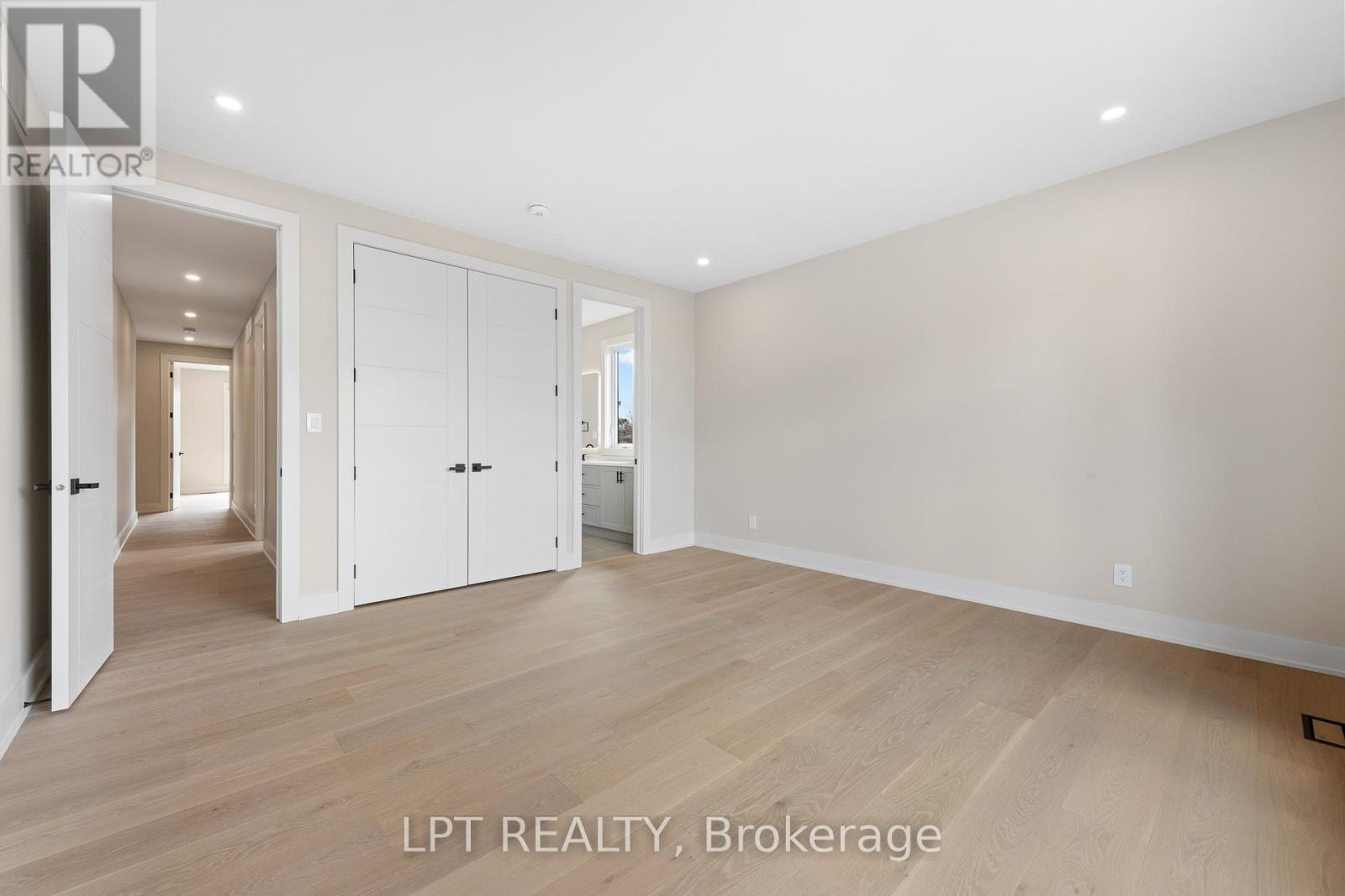 15 Briggs Avenue, Ottawa, ON - Indoor Photo Showing Other Room