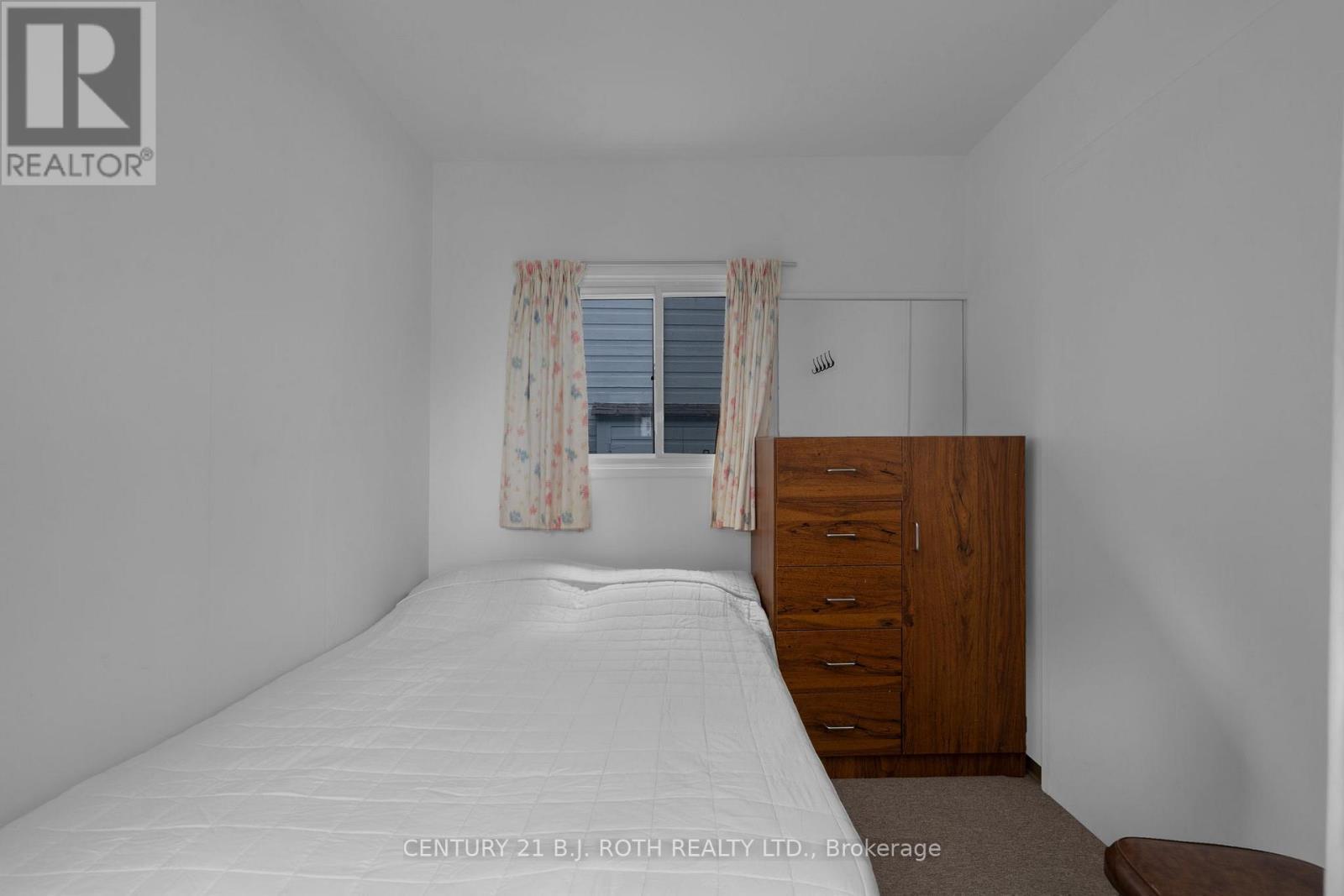 2026 Tiny Beaches Road S, Tiny, ON - Indoor Photo Showing Bedroom