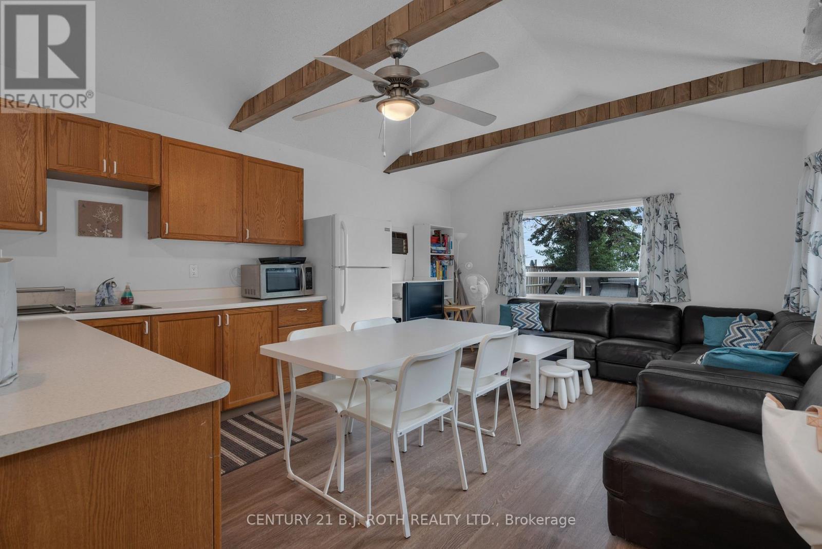 2026 Tiny Beaches Road S, Tiny, ON - Indoor