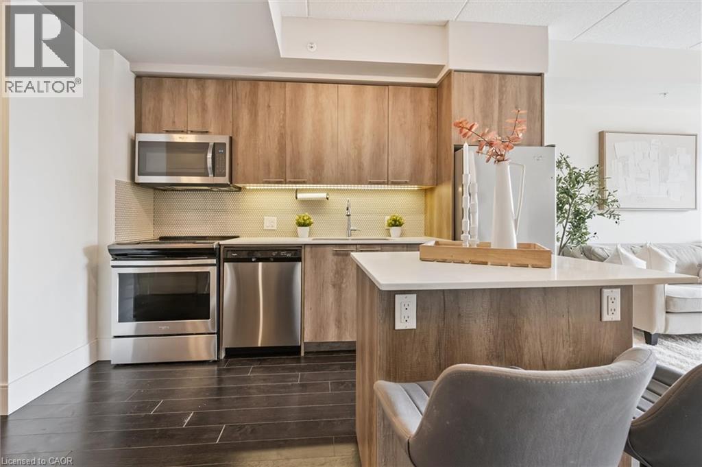 15 Prince Albert Boulevard Unit# 309, Kitchener, ON - Indoor Photo Showing Kitchen With Stainless Steel Kitchen With Upgraded Kitchen