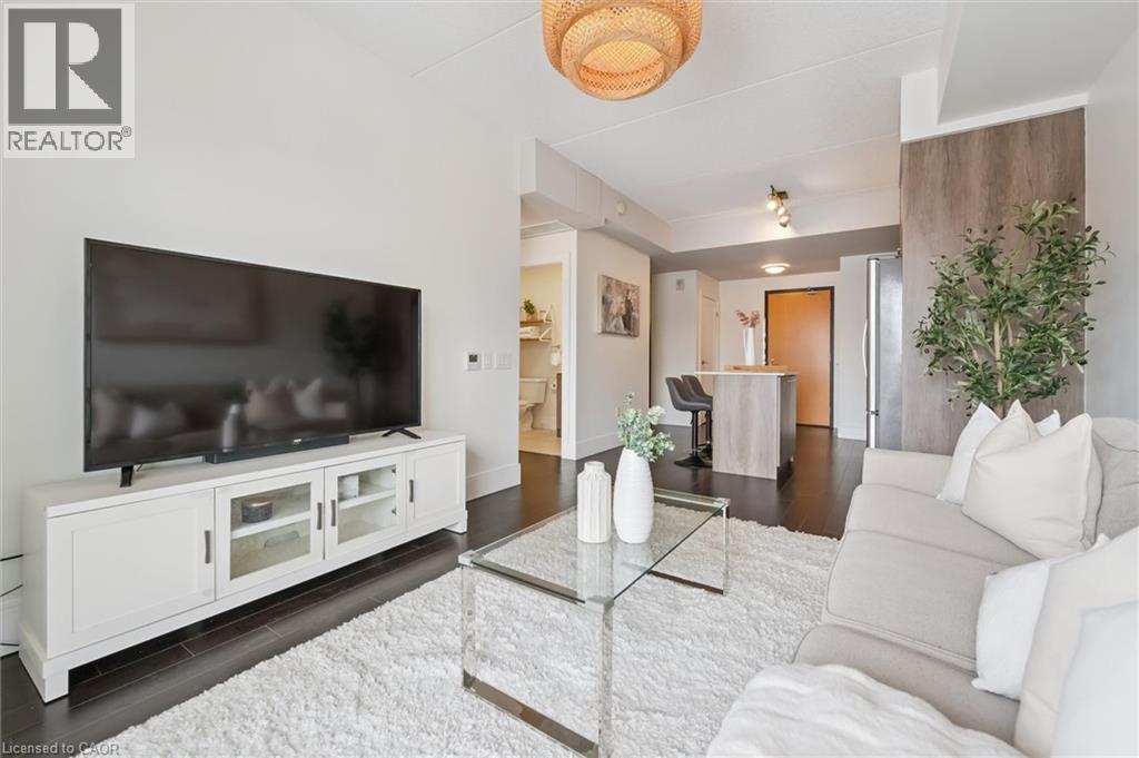 15 Prince Albert Boulevard Unit# 309, Kitchener, ON - Indoor Photo Showing Living Room