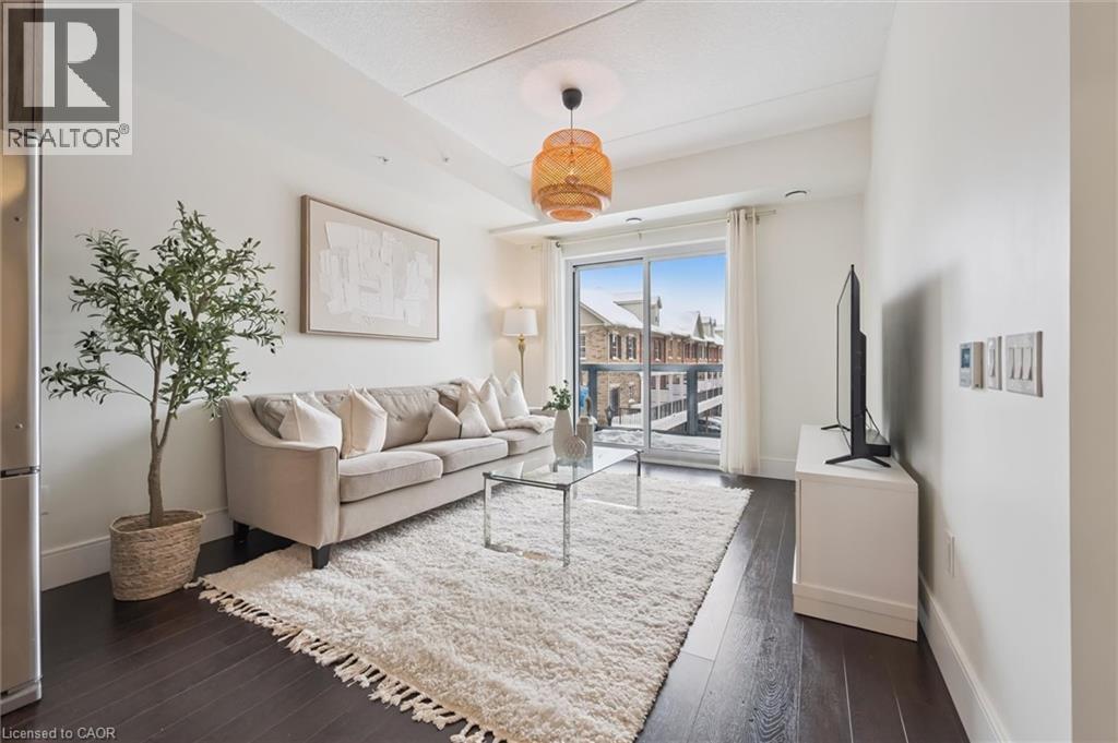 15 Prince Albert Boulevard Unit# 309, Kitchener, ON - Indoor Photo Showing Living Room