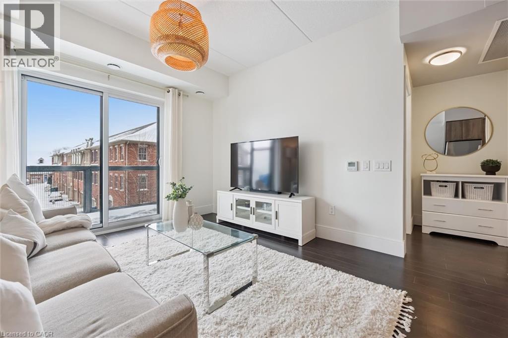 15 Prince Albert Boulevard Unit# 309, Kitchener, ON - Indoor Photo Showing Living Room