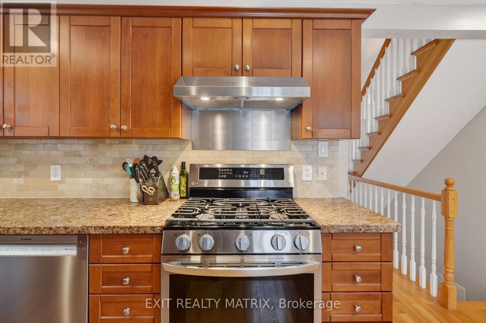 2586 Henley Street, Ottawa, ON - Indoor Photo Showing Kitchen