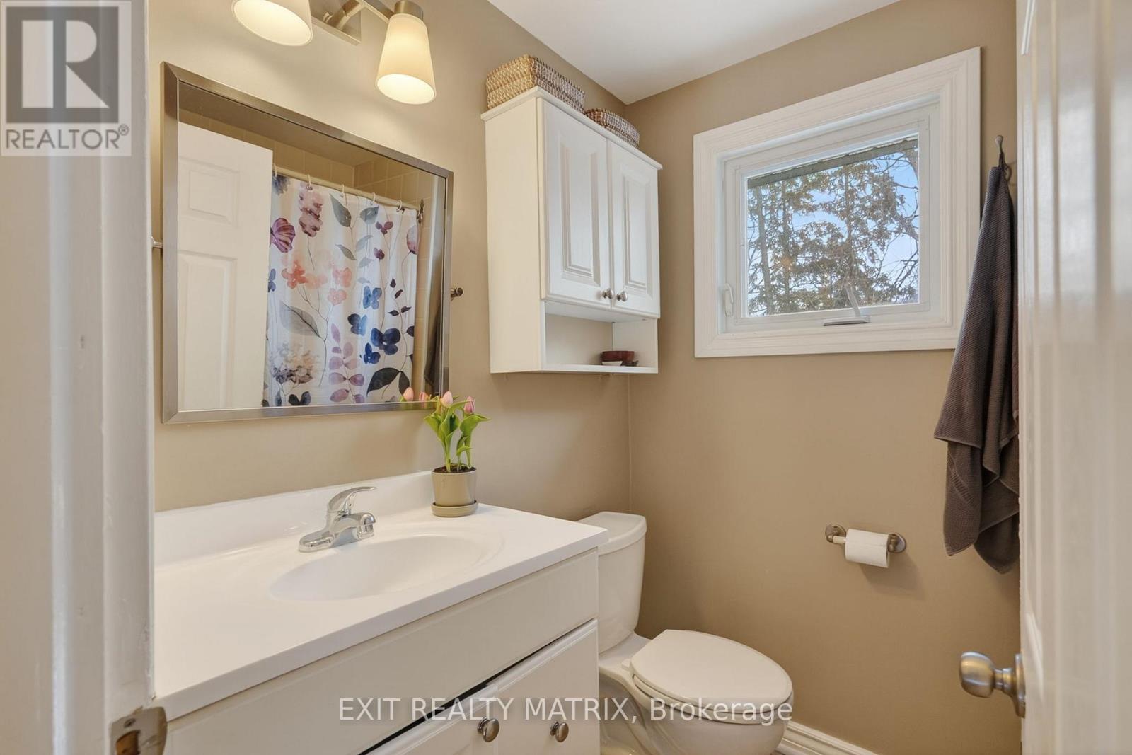 2586 Henley Street, Ottawa, ON - Indoor Photo Showing Bathroom