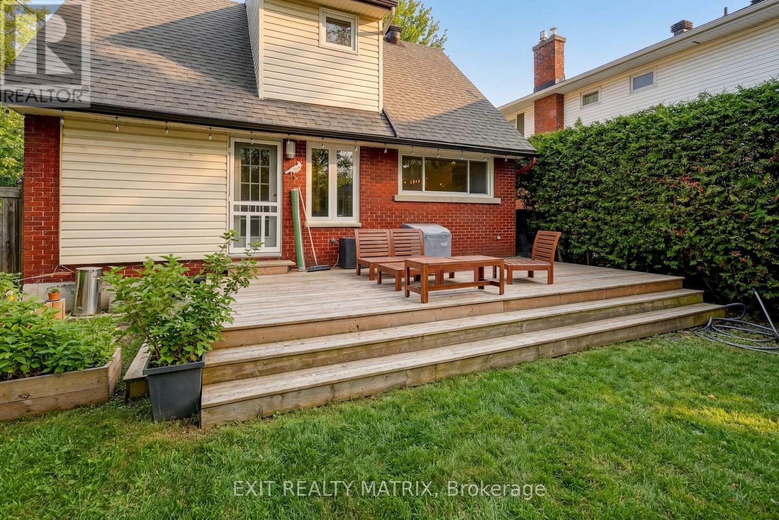 2586 Henley Street, Ottawa, ON - Outdoor With Deck Patio Veranda