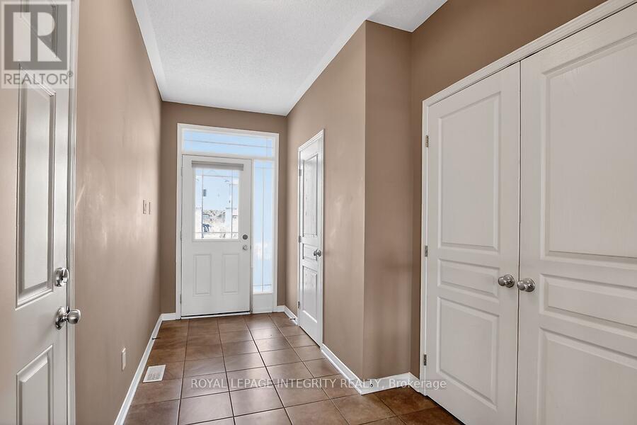 Entrance - 672 Pepperville Crescent E, Ottawa, ON - Indoor Photo Showing Other Room