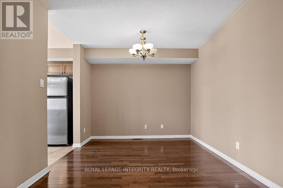 672 Pepperville Crescent E, Ottawa, ON - Indoor Photo Showing Other Room