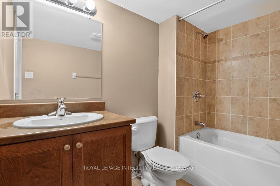 Bathroom 4 - 672 Pepperville Crescent E, Ottawa, ON - Indoor Photo Showing Bathroom