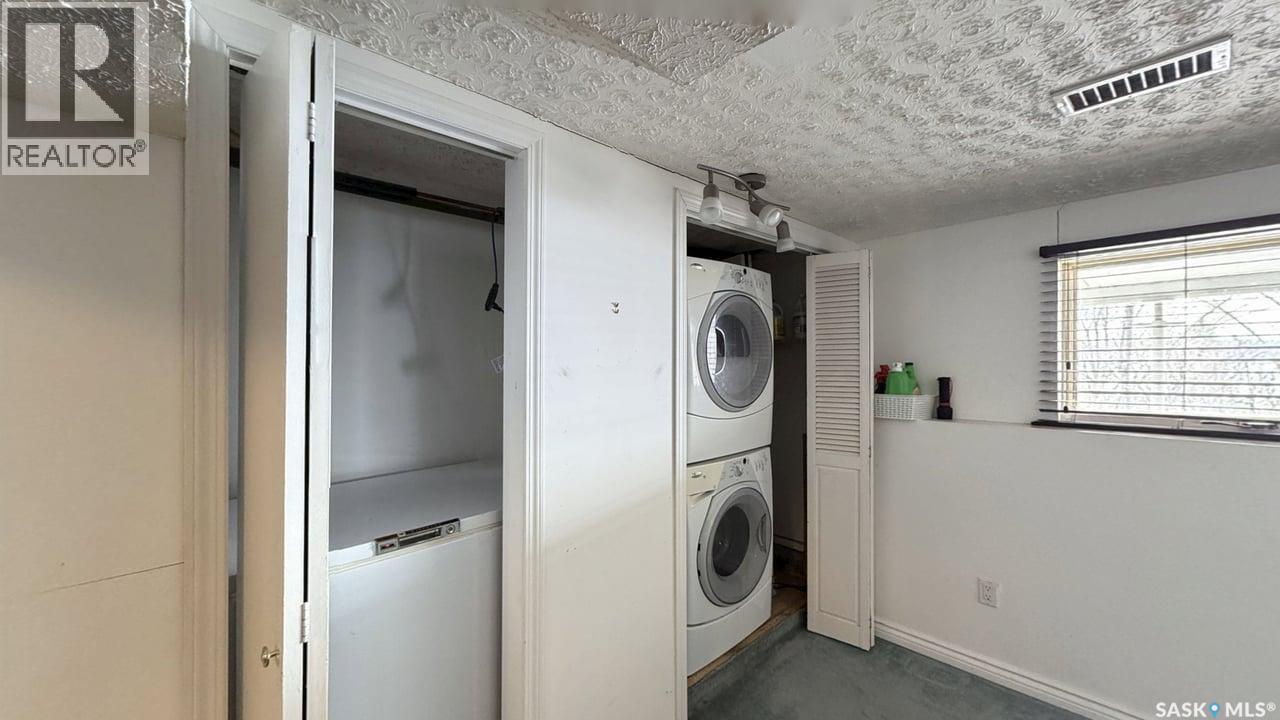 400 Hillcrest Avenue, Saskatchewan Beach, SK - Indoor Photo Showing Laundry Room