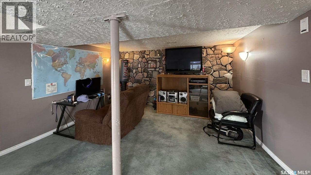 400 Hillcrest Avenue, Saskatchewan Beach, SK - Indoor
