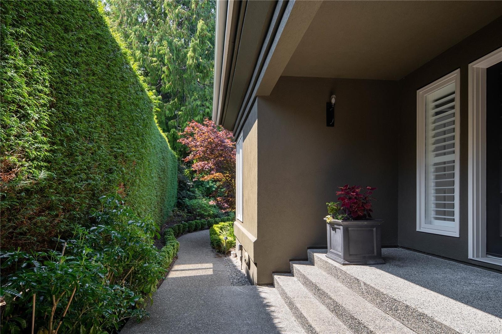 683 Mountjoy Ave, Oak Bay, BC