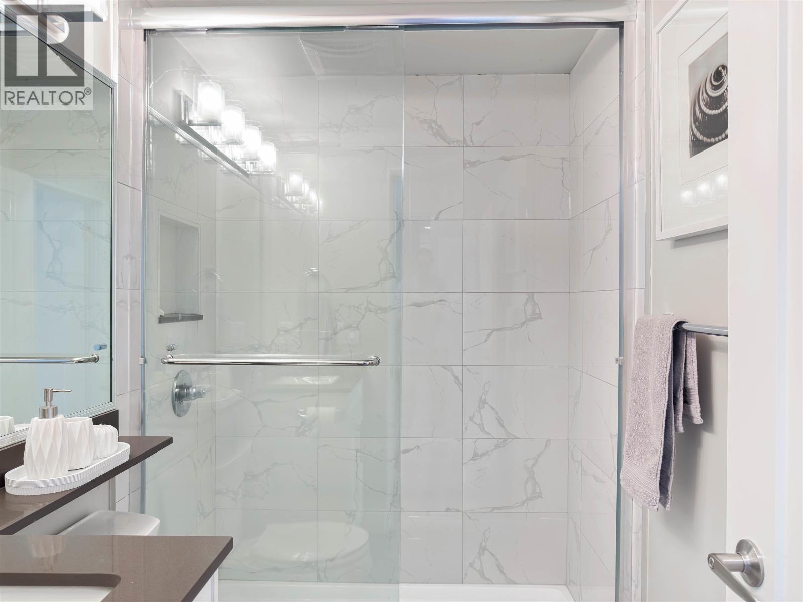 1923 Parker Street, Vancouver, BC - Indoor Photo Showing Bathroom