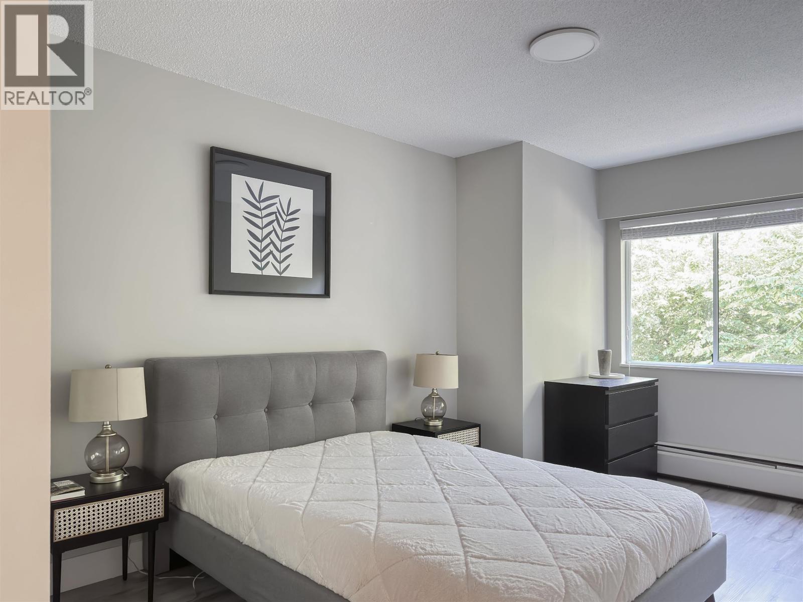 1923 Parker Street, Vancouver, BC - Indoor Photo Showing Bedroom