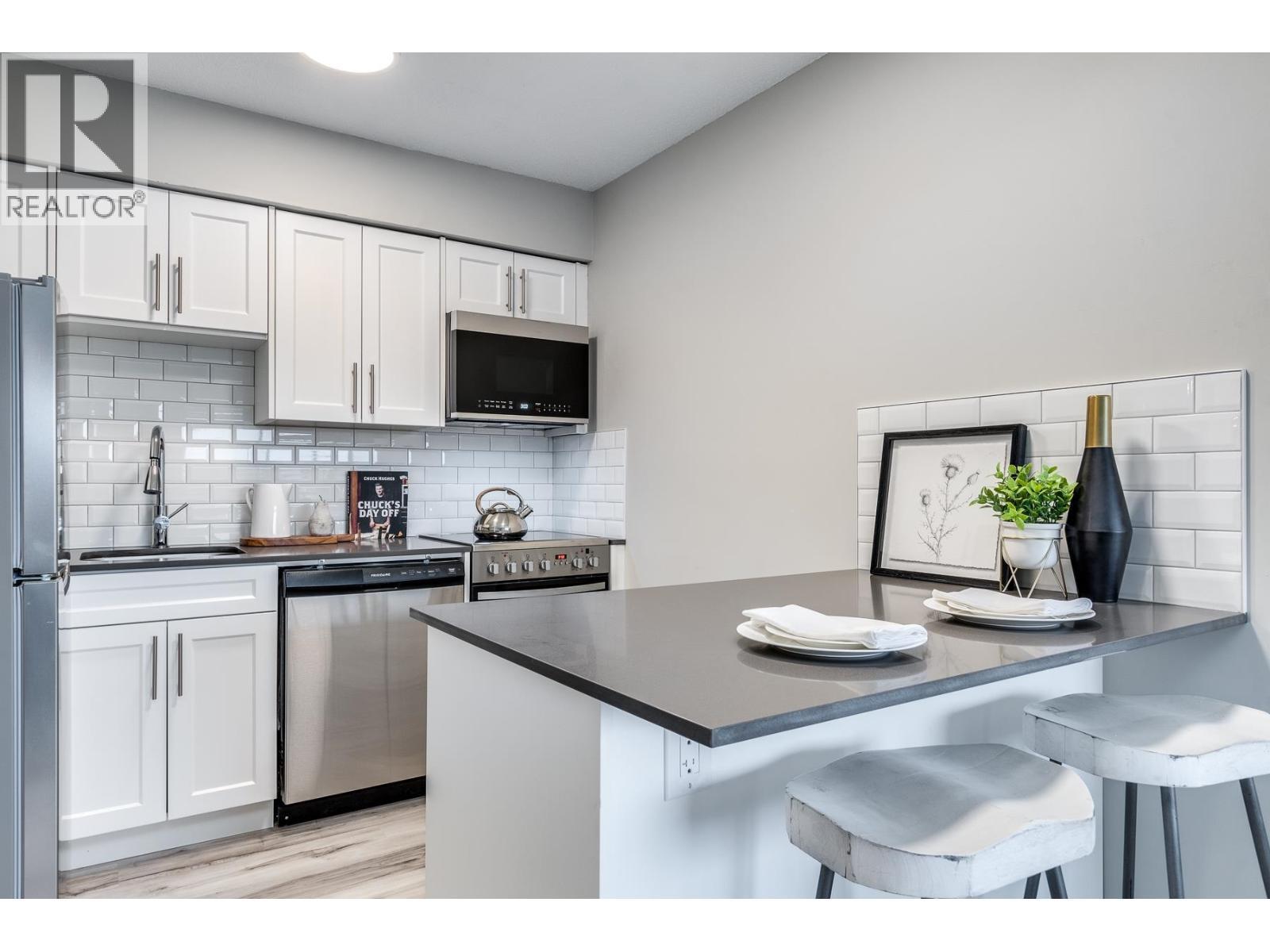 1923 Parker Street, Vancouver, BC - Indoor Photo Showing Kitchen