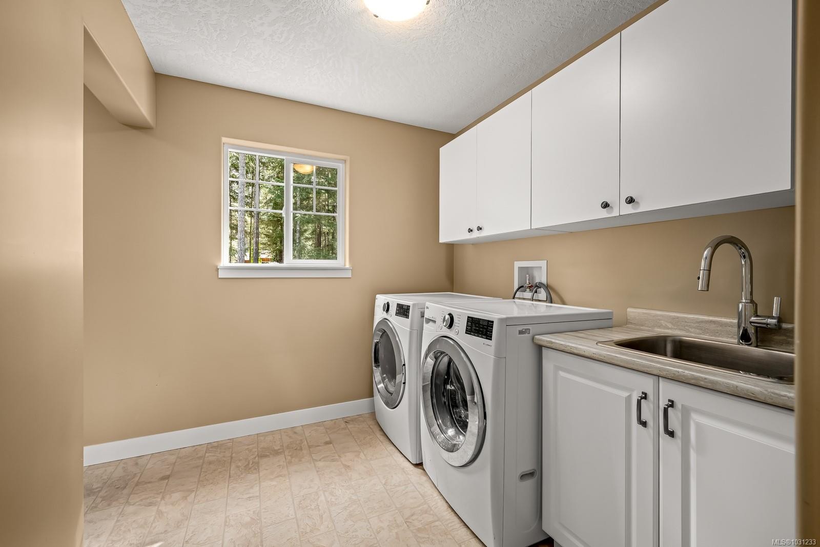 580 Brent Rd, Comox, BC