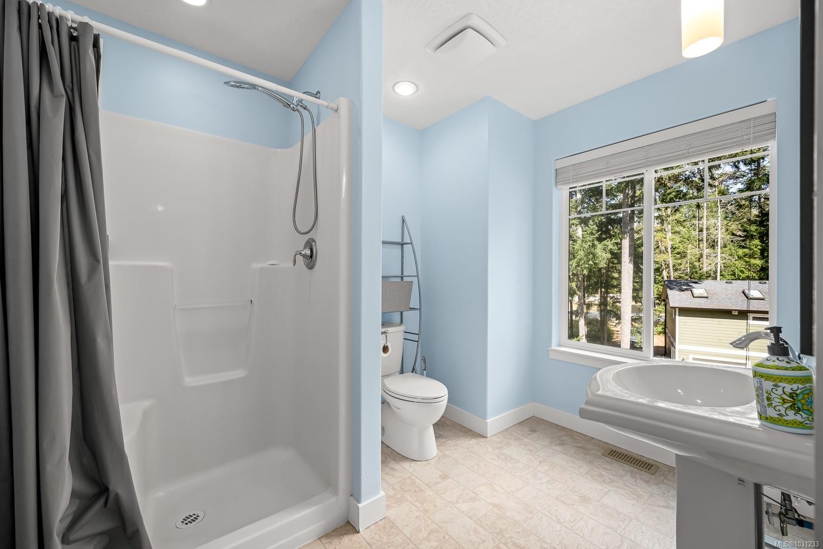 580 Brent Rd, Comox, BC