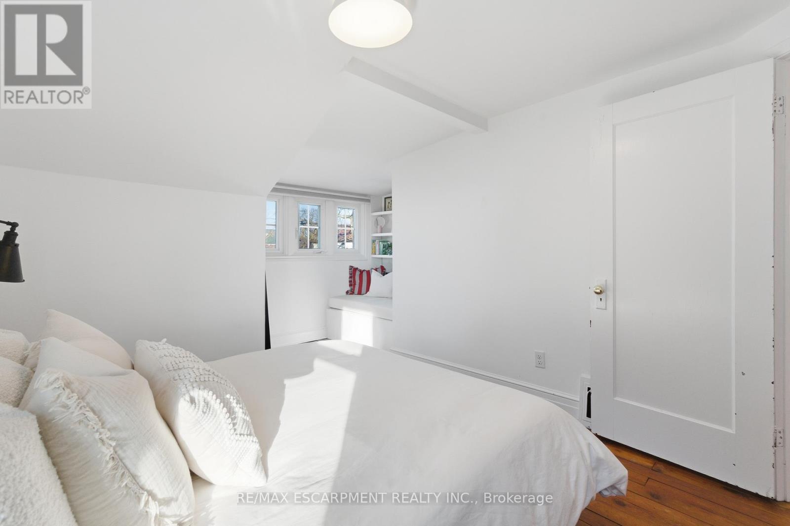 Additional closet in hallway - 73 Arkell Street, Hamilton, ON - Indoor Photo Showing Bedroom