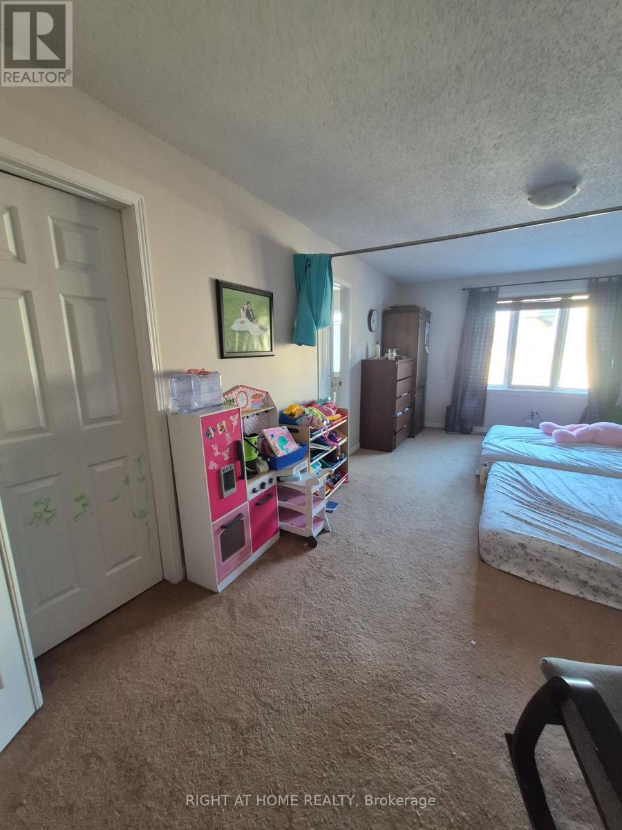 primary bedroom (3) - 85 Margrave Avenue, Ottawa, ON - Indoor Photo Showing Bedroom
