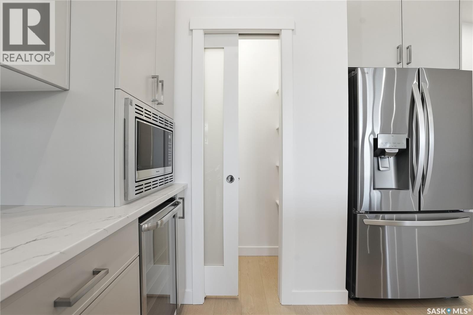 151 Nazarali Way, Saskatoon, SK - Indoor Photo Showing Kitchen