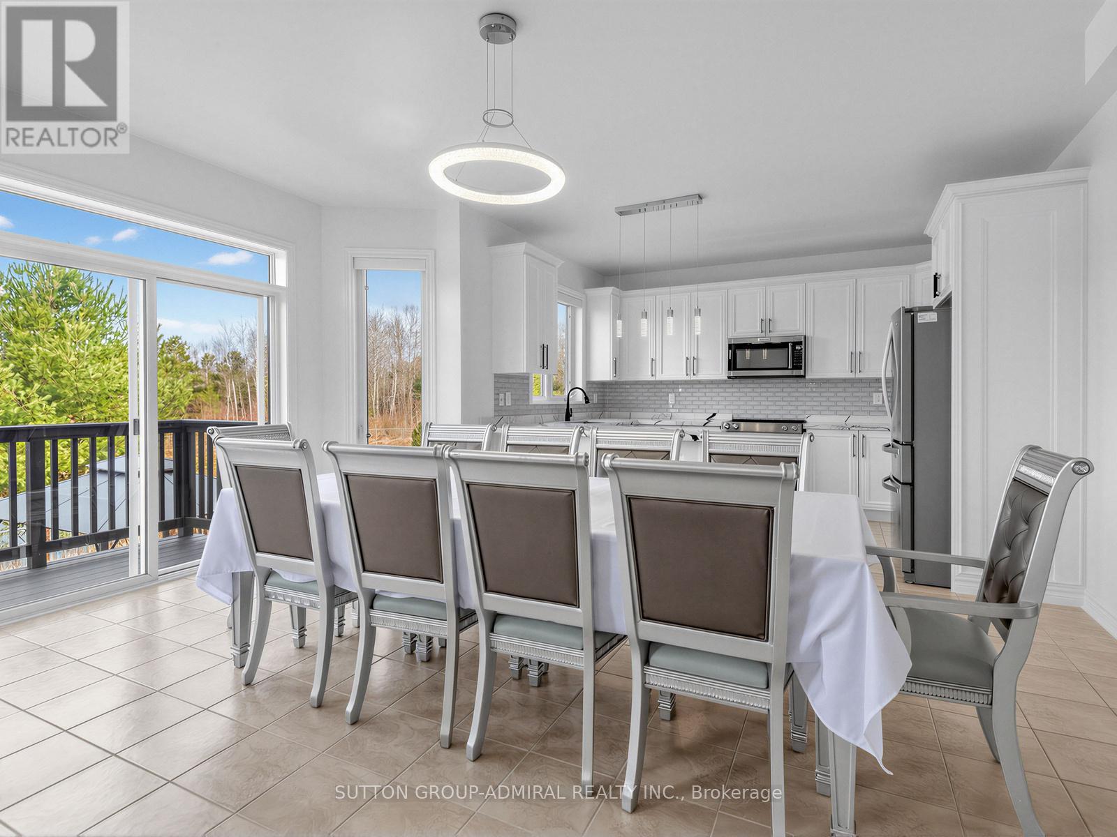 96 Mount Crescent, Essa, ON - Indoor Photo Showing Dining Room