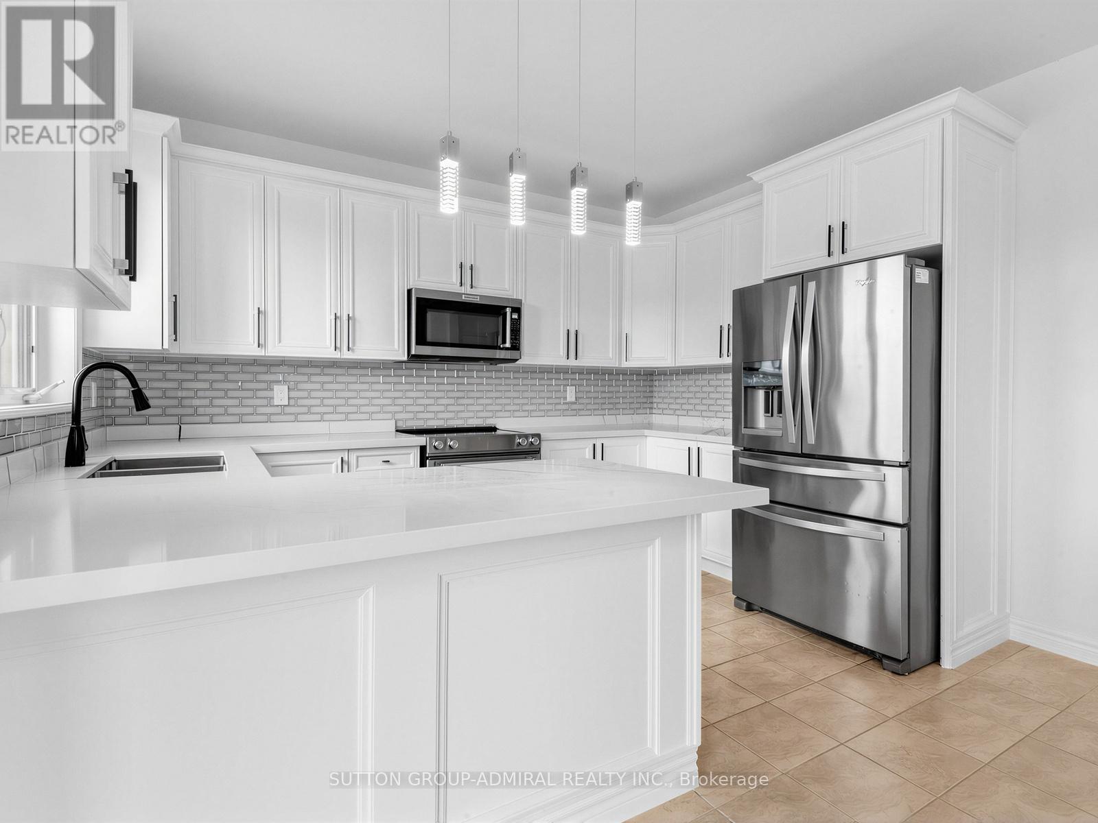 96 Mount Crescent, Essa, ON - Indoor Photo Showing Kitchen With Stainless Steel Kitchen With Upgraded Kitchen