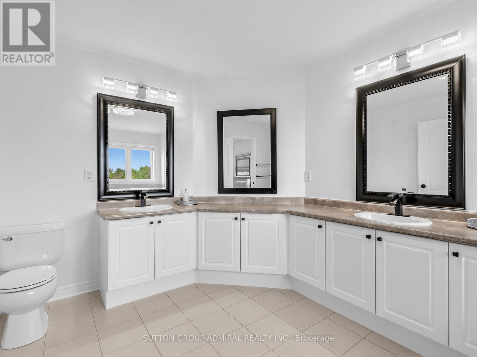96 Mount Crescent, Essa, ON - Indoor Photo Showing Bathroom