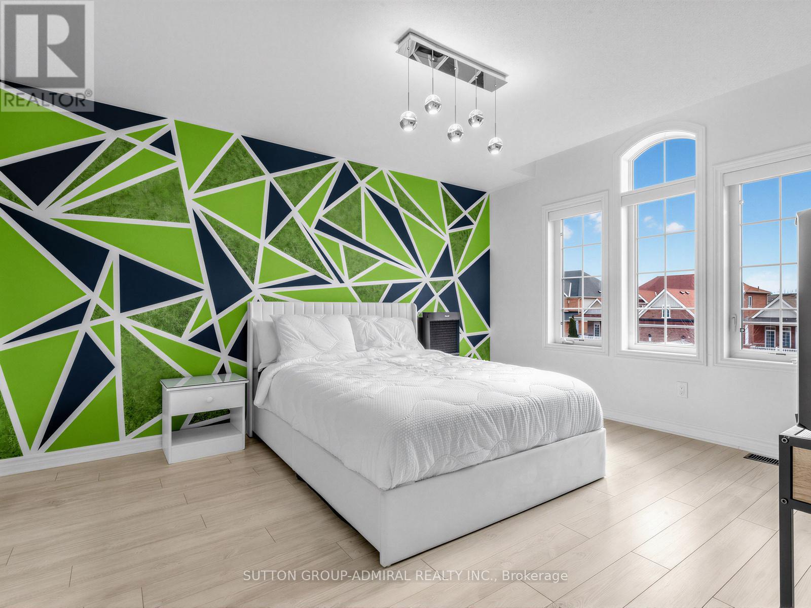 96 Mount Crescent, Essa, ON - Indoor Photo Showing Bedroom