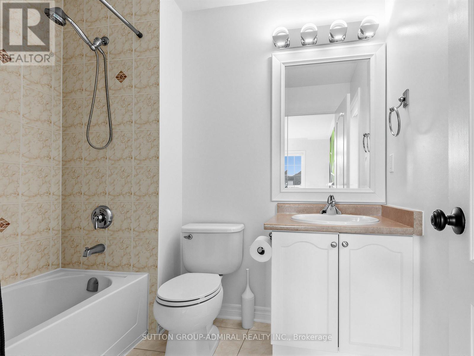96 Mount Crescent, Essa, ON - Indoor Photo Showing Bathroom