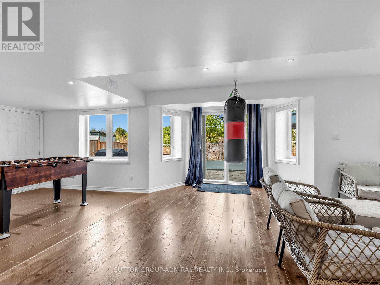 96 Mount Crescent, Essa, ON - Indoor Photo Showing Other Room