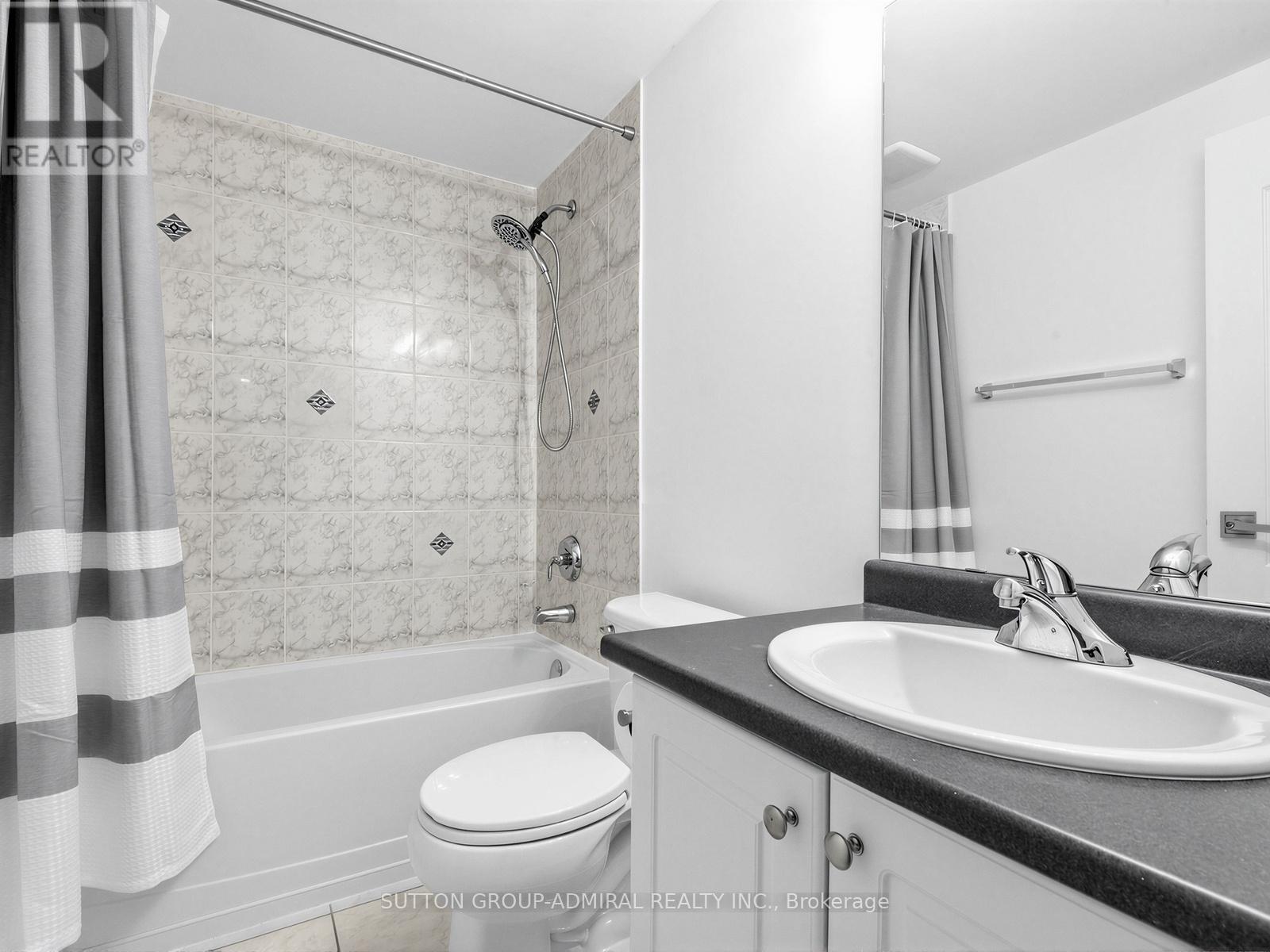 96 Mount Crescent, Essa, ON - Indoor Photo Showing Bathroom