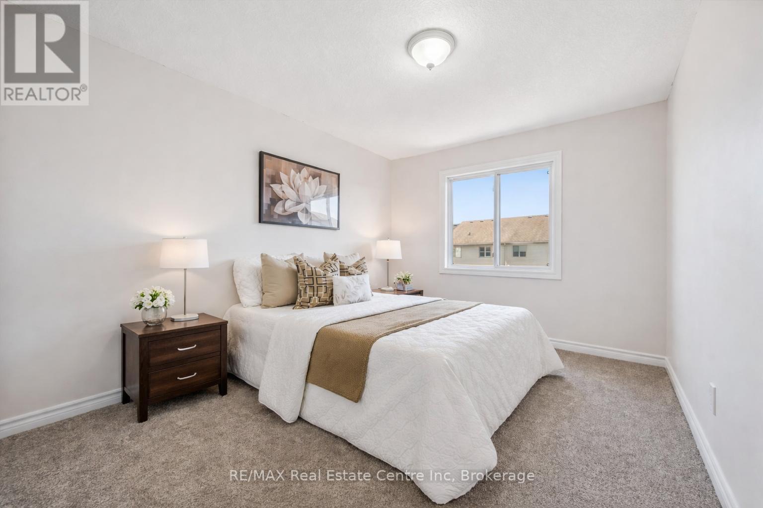 93 Washburn Drive, Guelph (Grange Road), ON - Indoor Photo Showing Bedroom