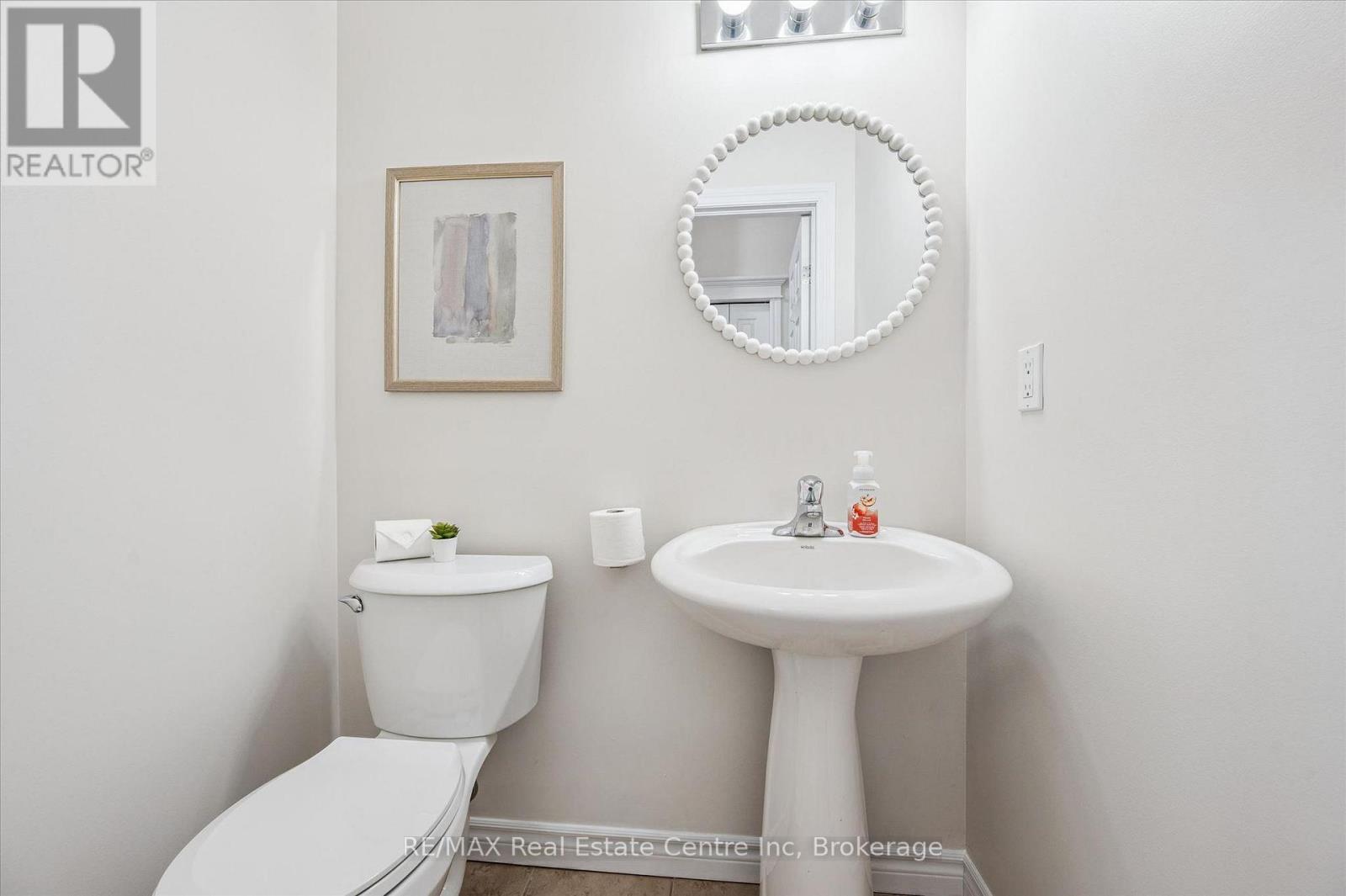 93 Washburn Drive, Guelph (Grange Road), ON - Indoor Photo Showing Bathroom