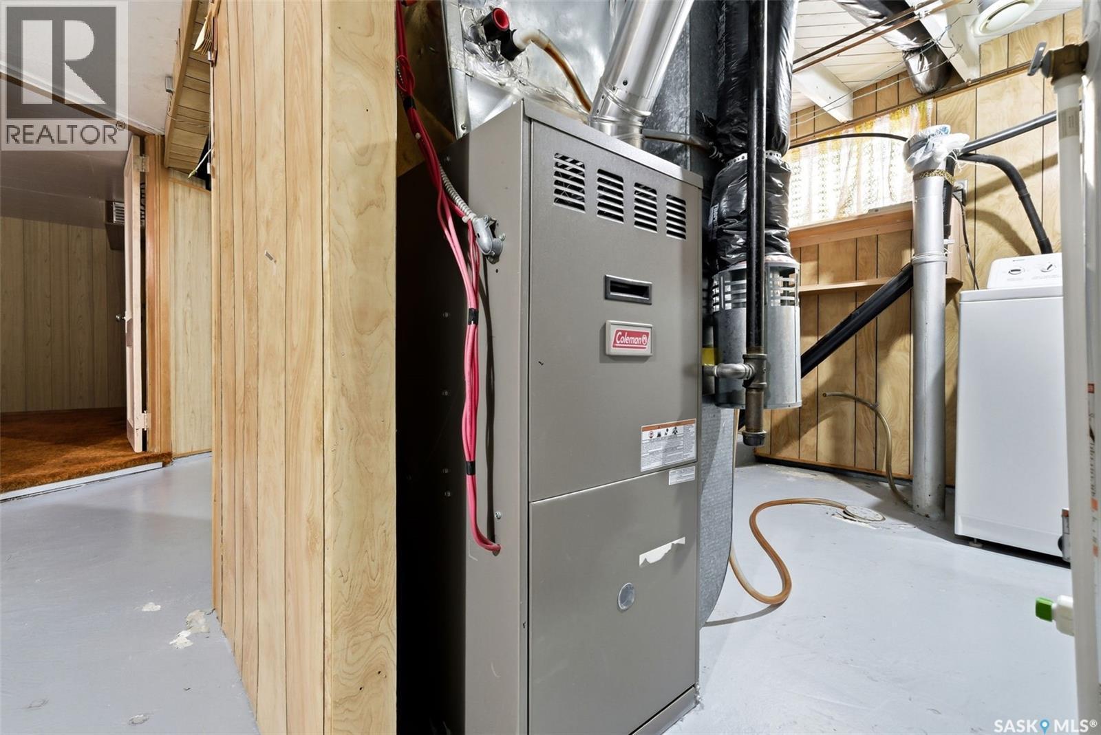 1921 Atkinson Street, Regina, SK - Indoor Photo Showing Basement