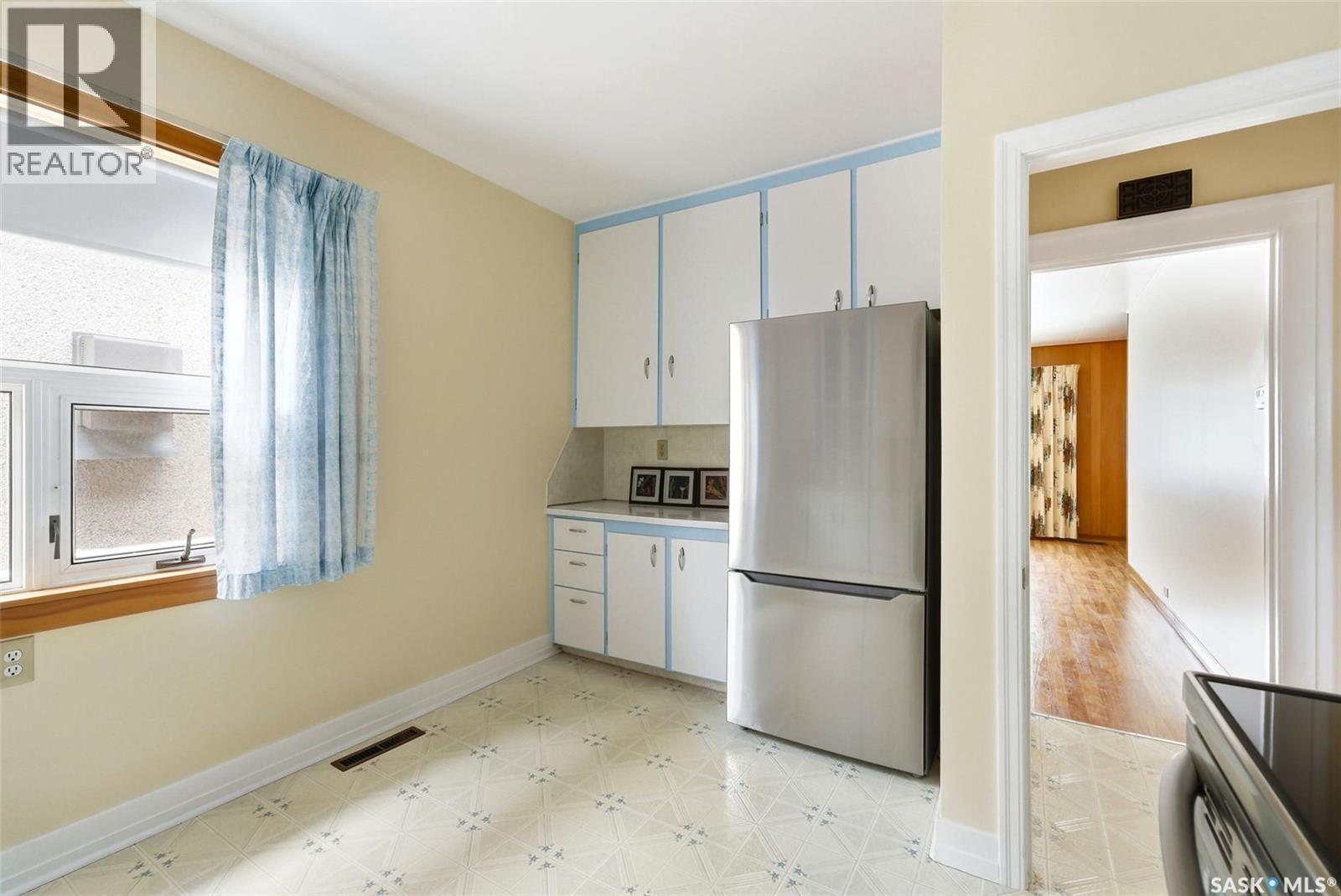 1921 Atkinson Street, Regina, SK - Indoor Photo Showing Kitchen