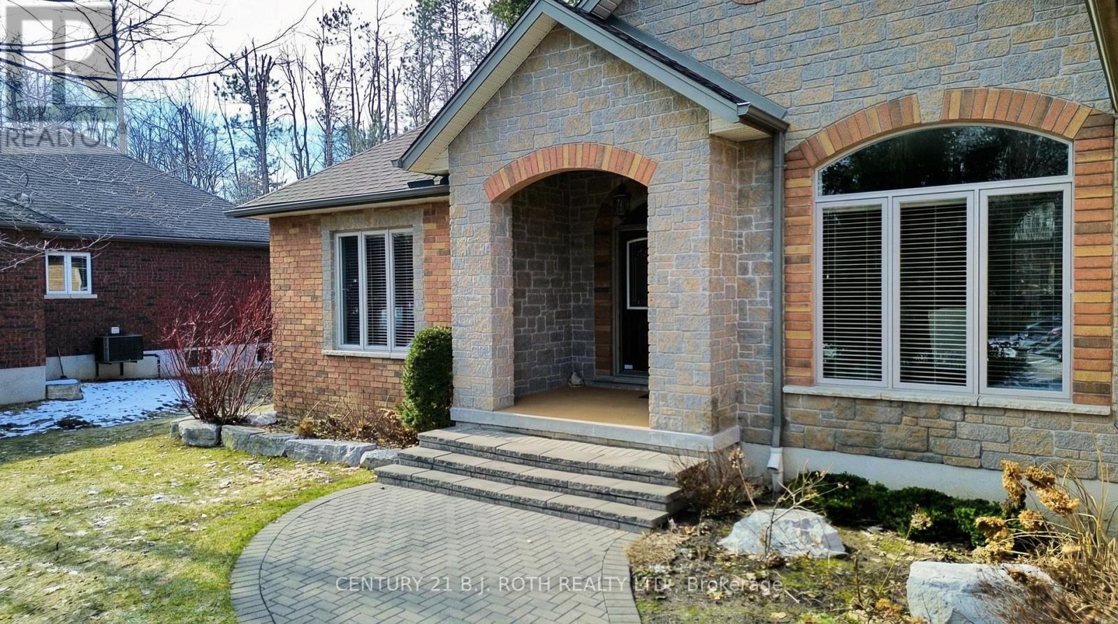 6 Lloyd Cook Drive E, Springwater, ON - Outdoor