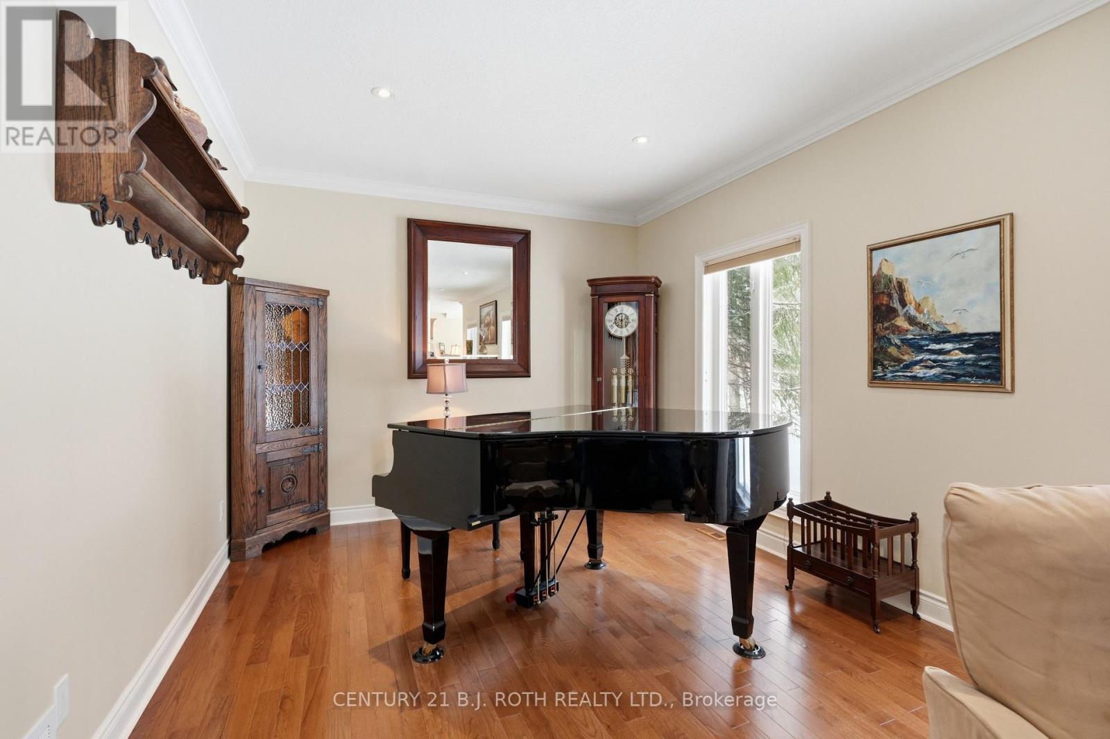 6 Lloyd Cook Drive E, Springwater, ON - Indoor