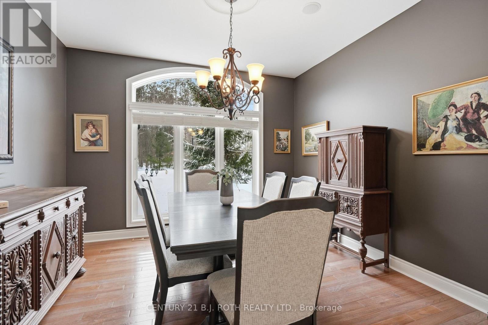 6 Lloyd Cook Drive E, Springwater, ON - Indoor Photo Showing Dining Room