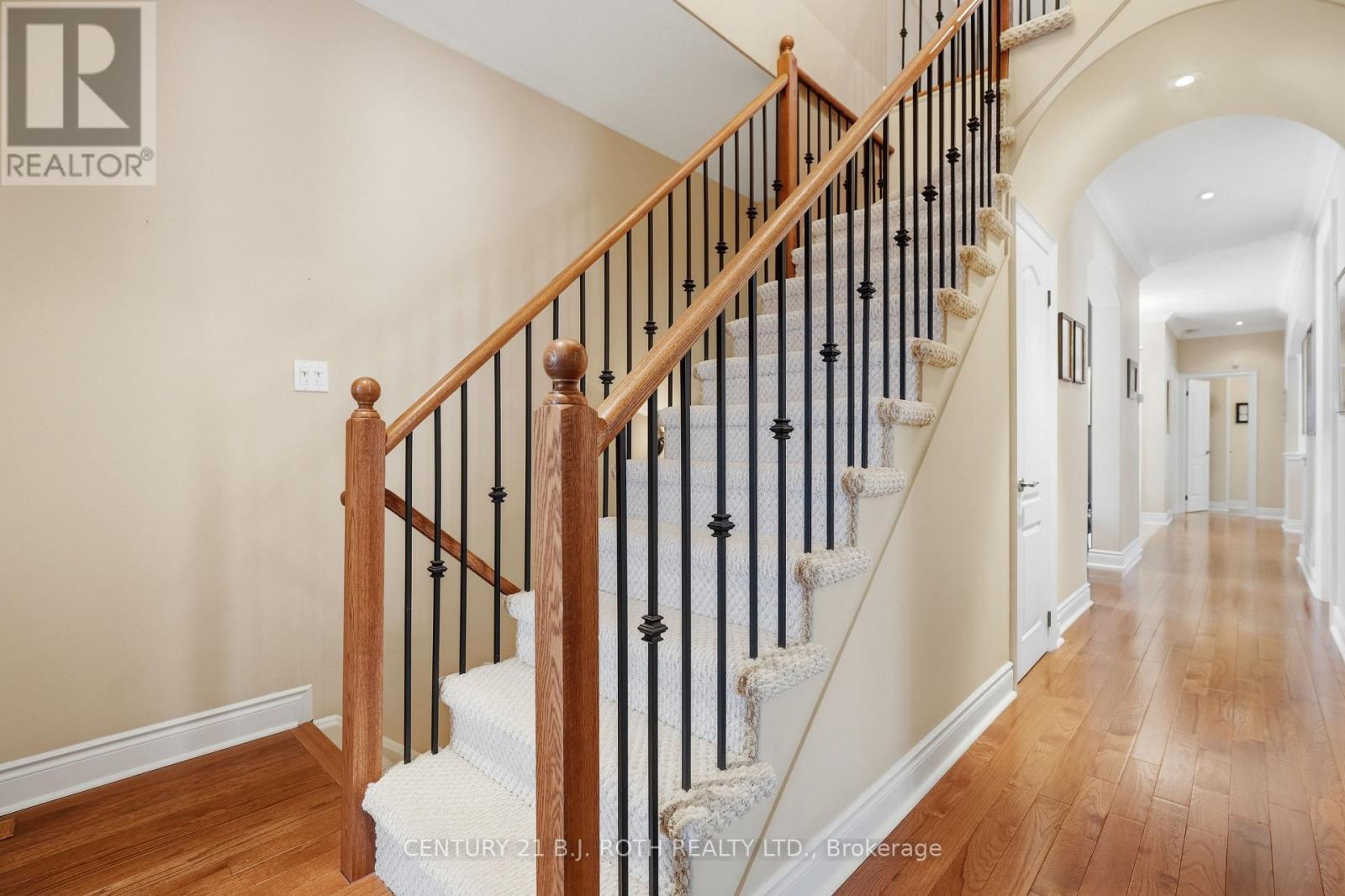 6 Lloyd Cook Drive E, Springwater, ON - Indoor Photo Showing Other Room