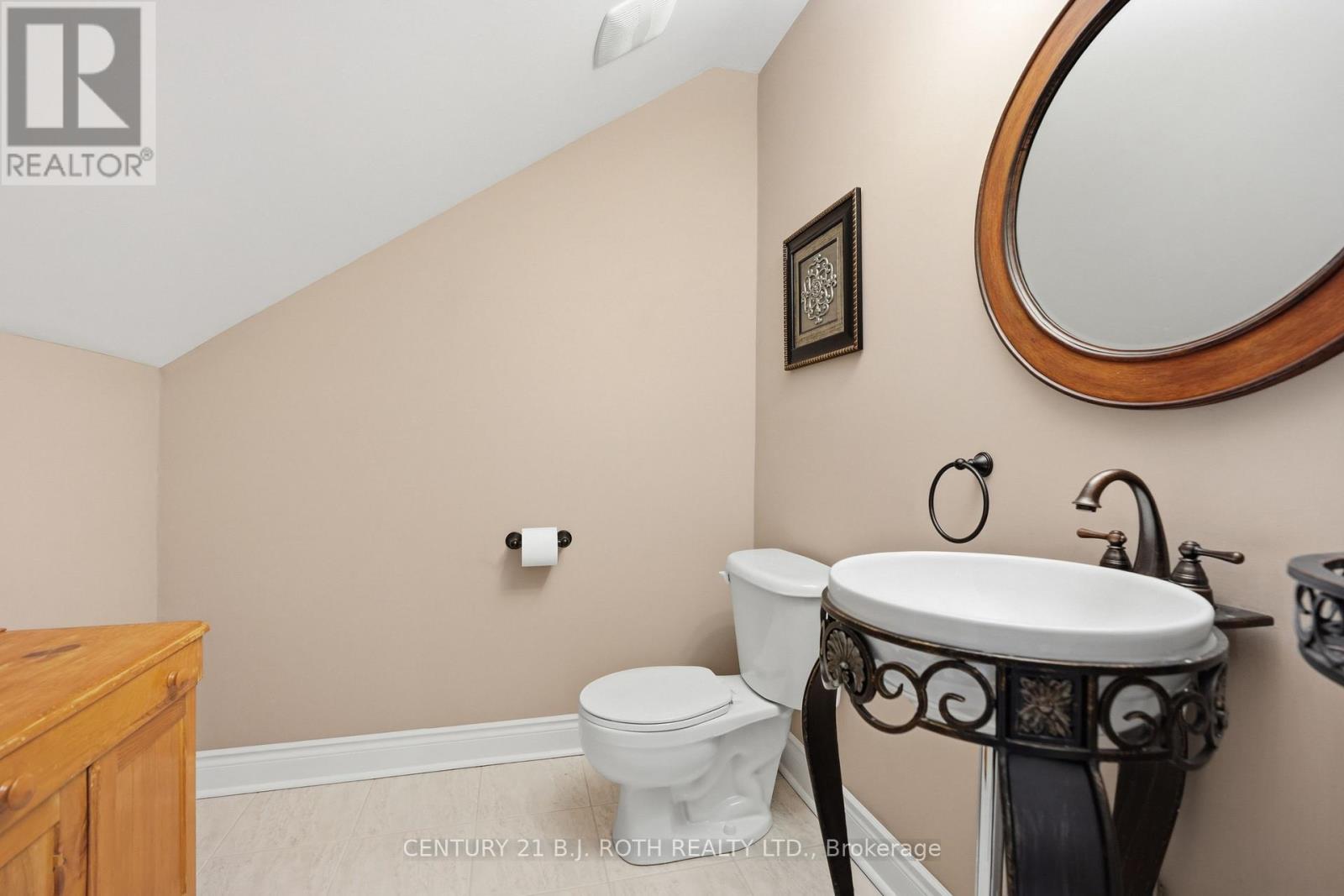 6 Lloyd Cook Drive E, Springwater, ON - Indoor Photo Showing Bathroom