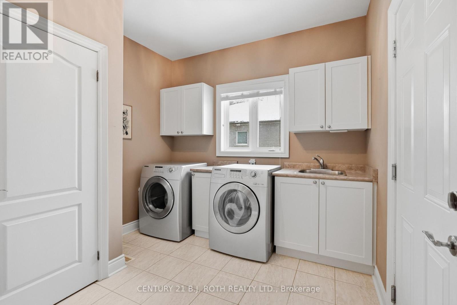 6 Lloyd Cook Drive E, Springwater, ON - Indoor Photo Showing Laundry Room