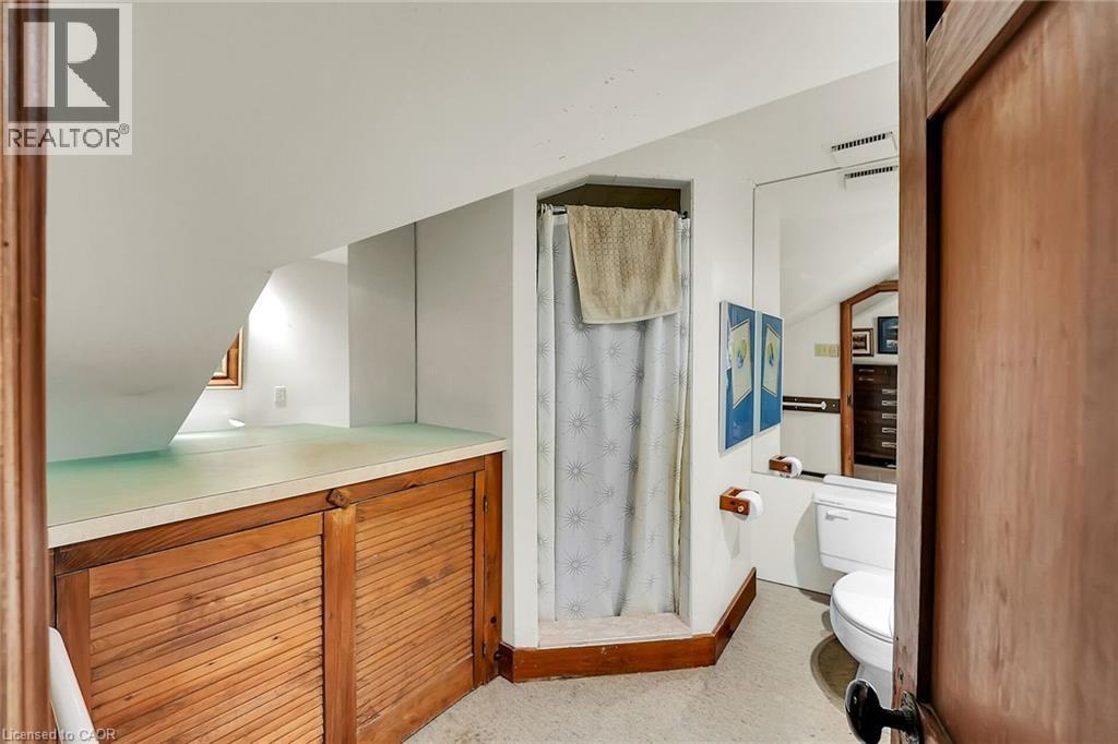Bathroom featuring a stall shower and vanity - 2432 Seburn Road, Fonthill, ON - Indoor