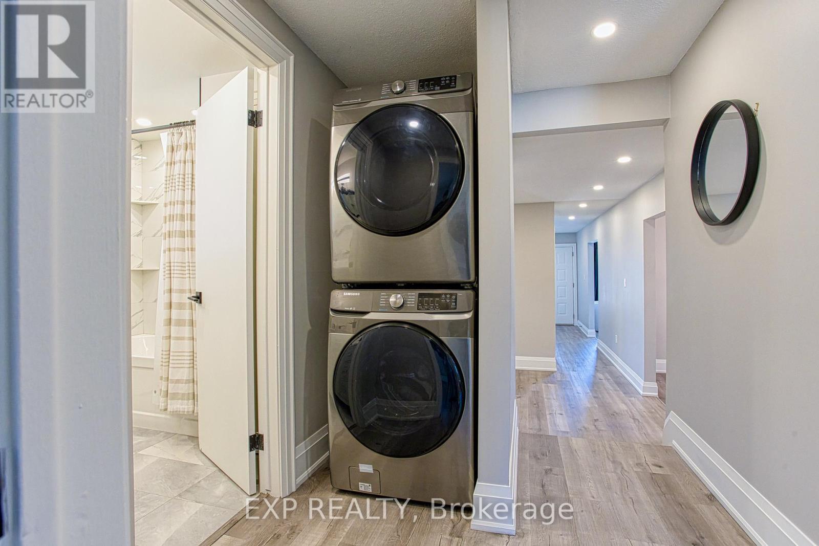4 Colgate Court, Hamilton, ON - Indoor Photo Showing Laundry Room