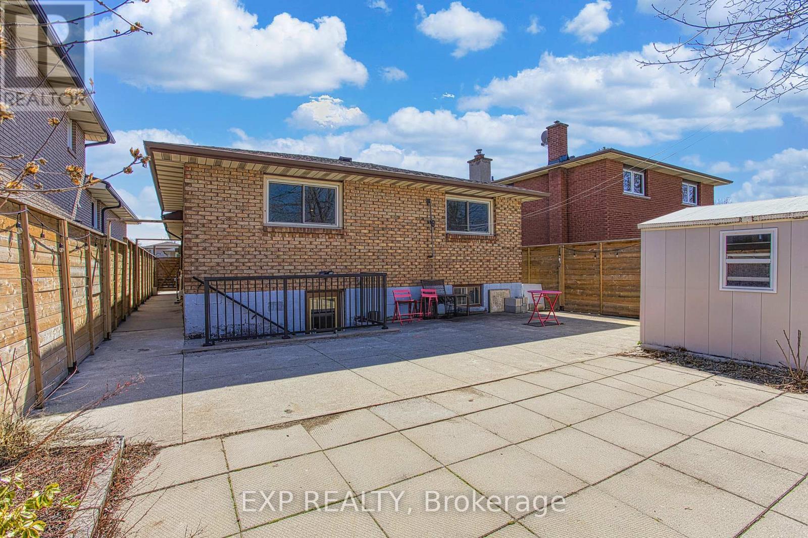 4 Colgate Court, Hamilton, ON - Outdoor With Exterior