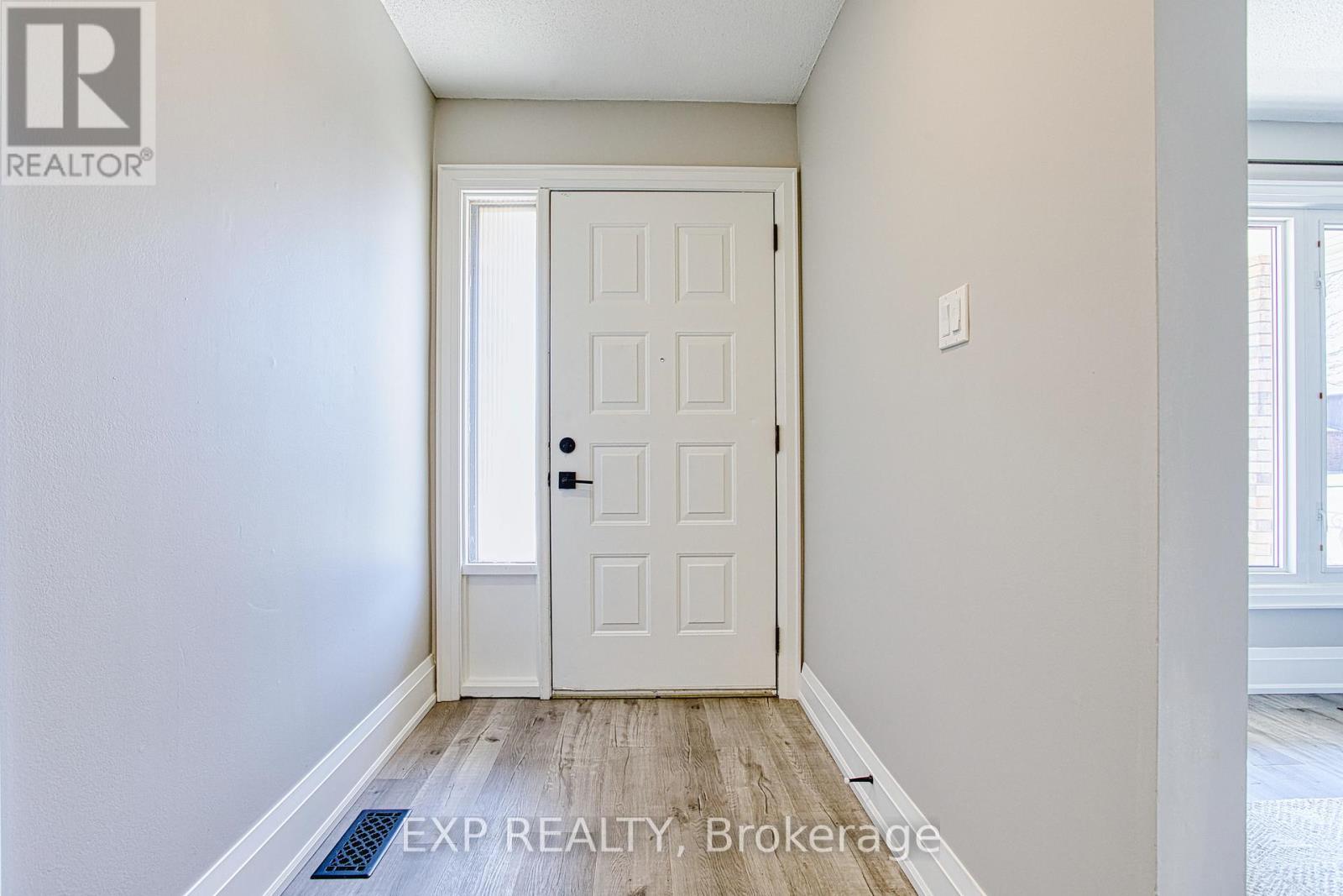 4 Colgate Court, Hamilton, ON - Indoor Photo Showing Other Room