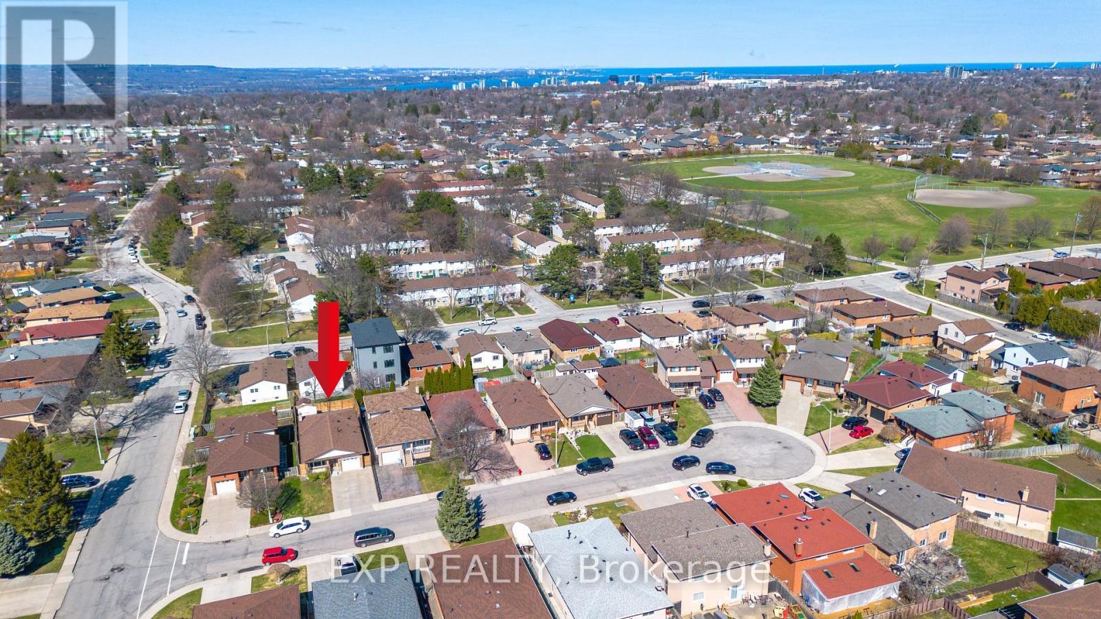 4 Colgate Court, Hamilton, ON - Outdoor With View
