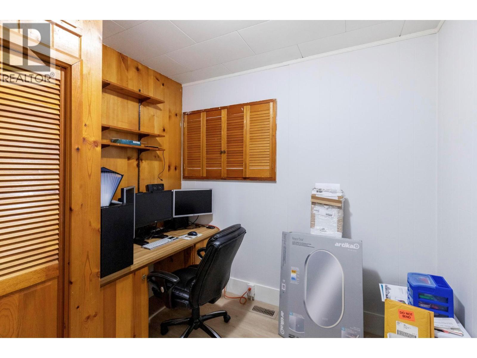 590 Brenda Road, Kelowna, BC - Indoor