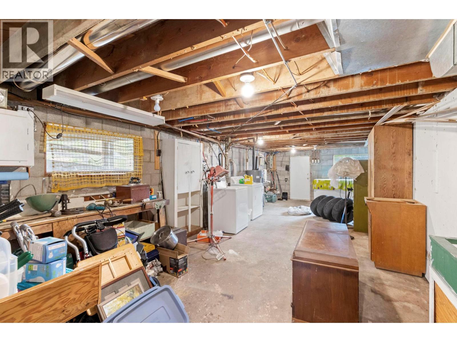 590 Brenda Road, Kelowna, BC - Indoor Photo Showing Basement
