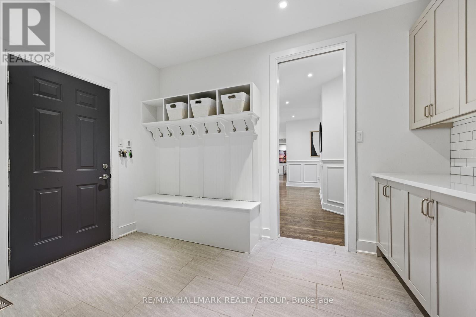 Mud room/laundry room - 91 Shaughnessy Crescent, Ottawa, ON - Indoor